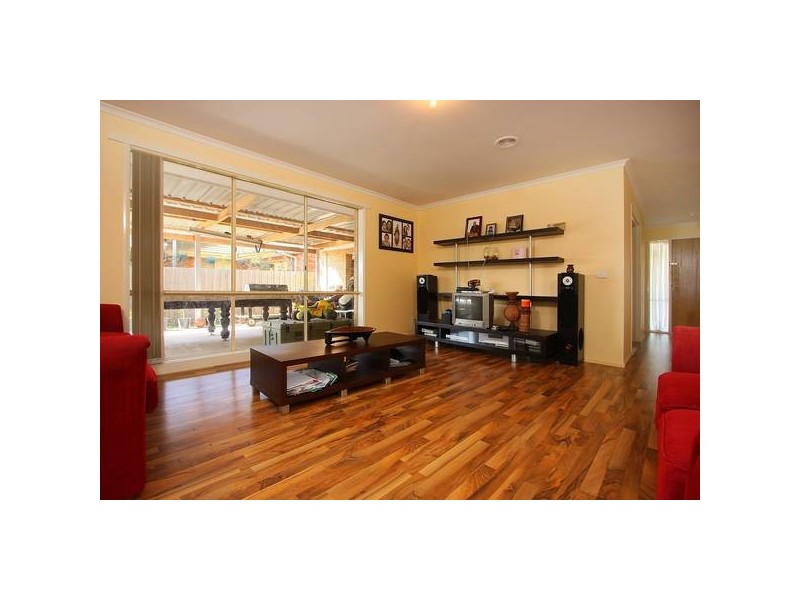 35 Redwood Avenue, Hampton Park VIC 3976
