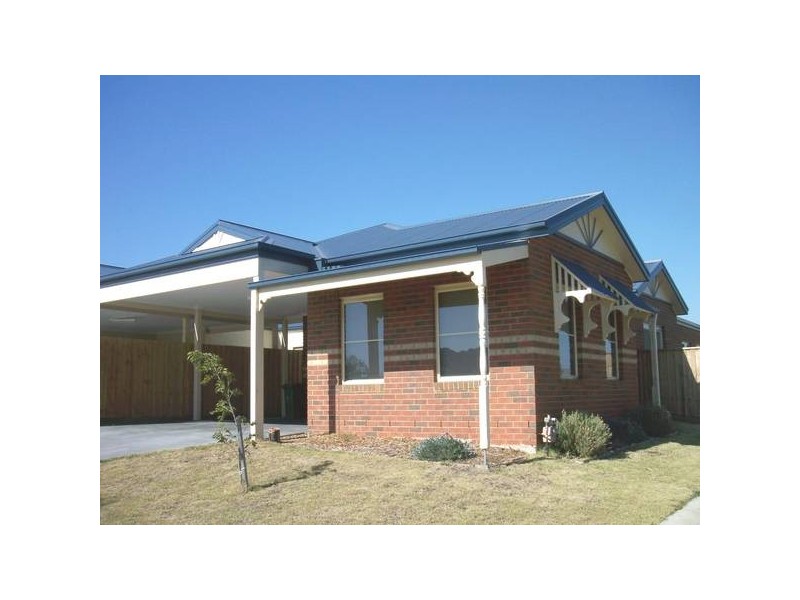 12 Gracehill Mews, Cranbourne VIC 3977