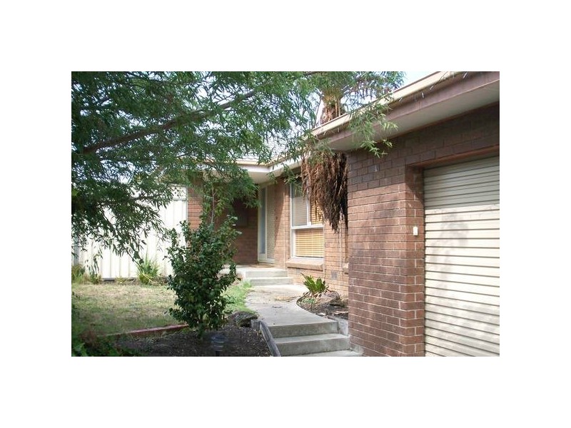 6 Delacombe Drive, Hampton Park VIC 3976