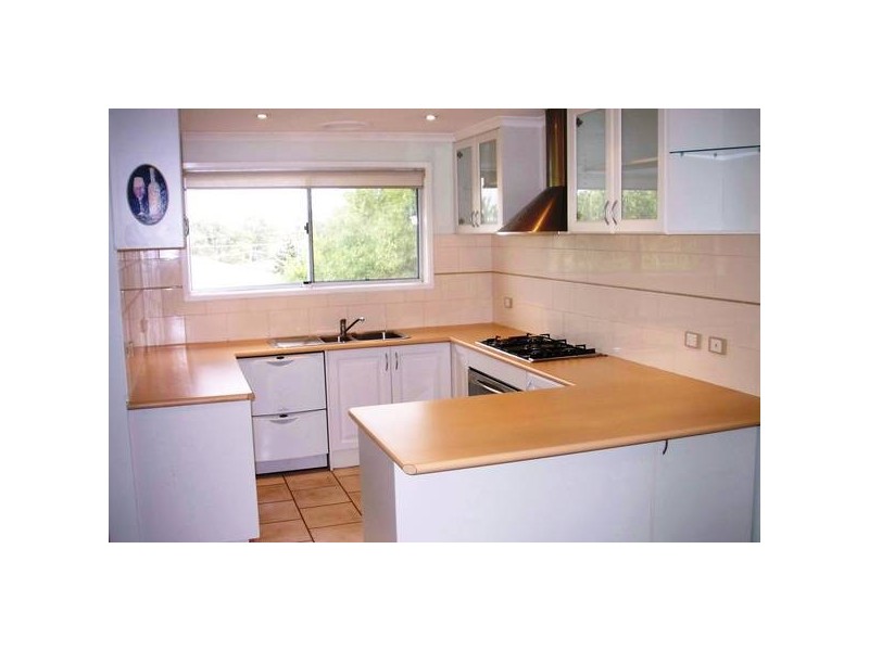 6 Delacombe Drive, Hampton Park VIC 3976