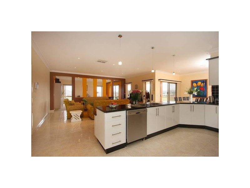 26 Frederick Rise, Narre Warren South VIC 3805