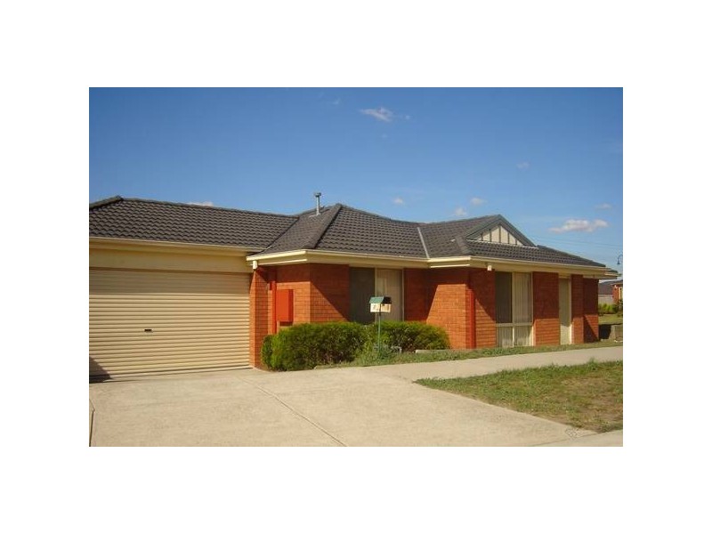27 Burlington Chase, Hampton Park VIC 3976