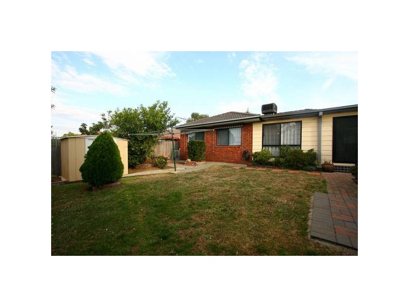 17 Ralph Crescent, Hampton Park VIC 3976