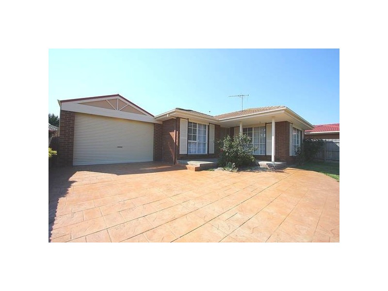 12 Narellan Drive, Hampton Park VIC 3976