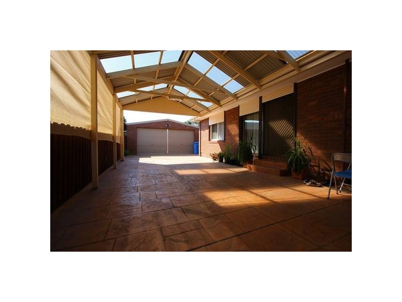 12 Narellan Drive, Hampton Park VIC 3976