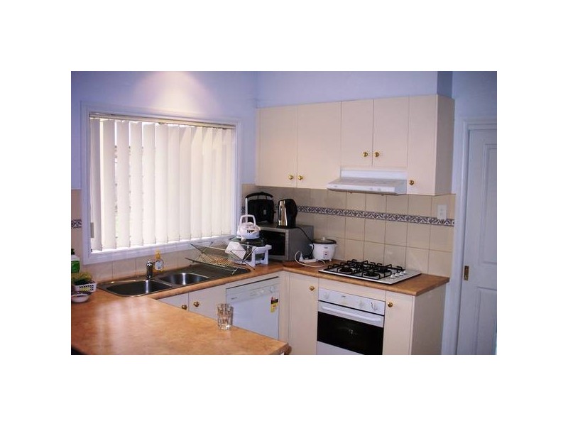 16 Franklin Pde, Lynbrook VIC 3975