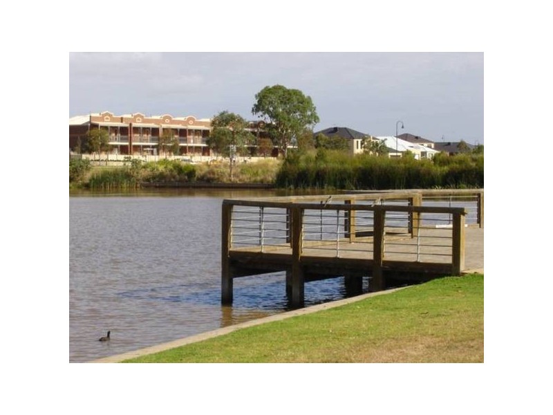 16 Franklin Pde, Lynbrook VIC 3975