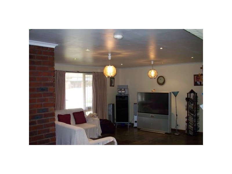 33 Green Valley Crescent, Hampton Park VIC 3976