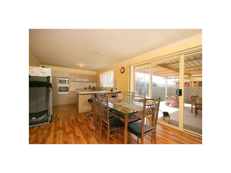 35 Redwood Avenue, Hampton Park VIC 3976