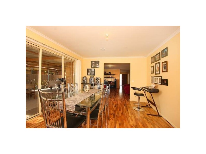 35 Redwood Avenue, Hampton Park VIC 3976