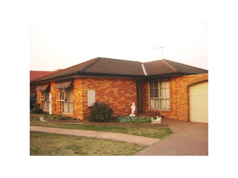 22 Hinrichsen Drive, Hallam VIC 3803