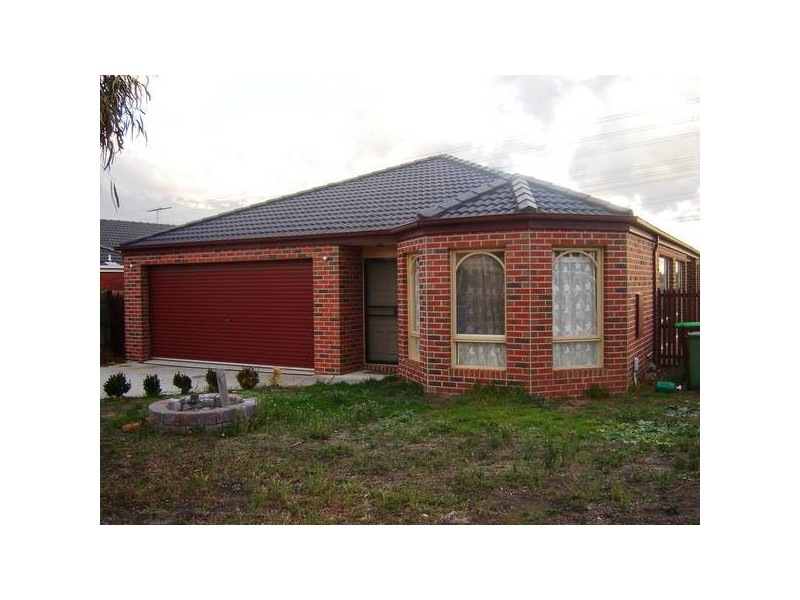 100 Langbourne Drive, Narre Warren South VIC 3805