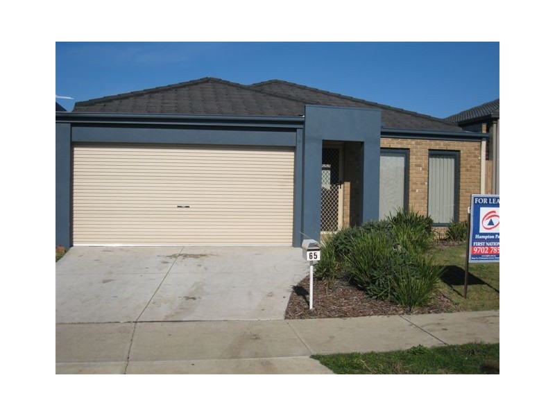 65 Phoenix Avenue, Cranbourne West VIC 3977