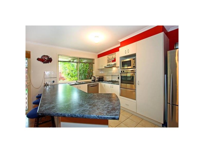 16 Eldershaw Drive, Lynbrook VIC 3975