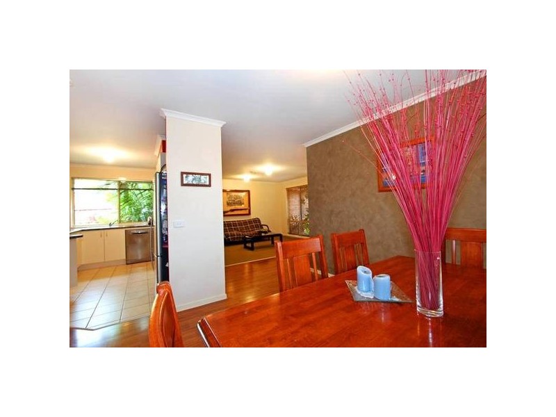 16 Eldershaw Drive, Lynbrook VIC 3975