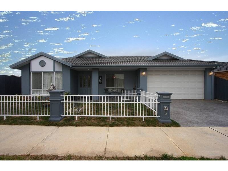 5 Longfield Way, Narre Warren South VIC 3805