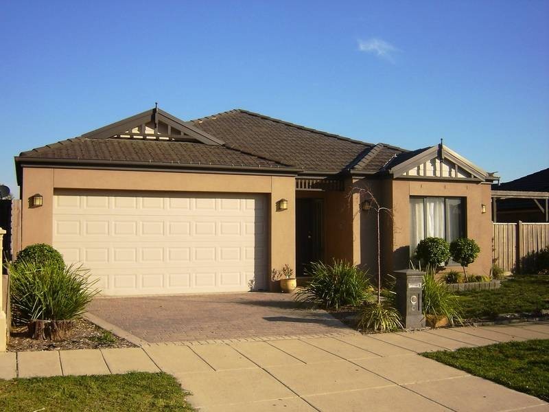 5 Astley Wynd, Lynbrook VIC 3975