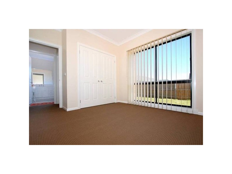 69 Elliott Parade, Lynbrook VIC 3975