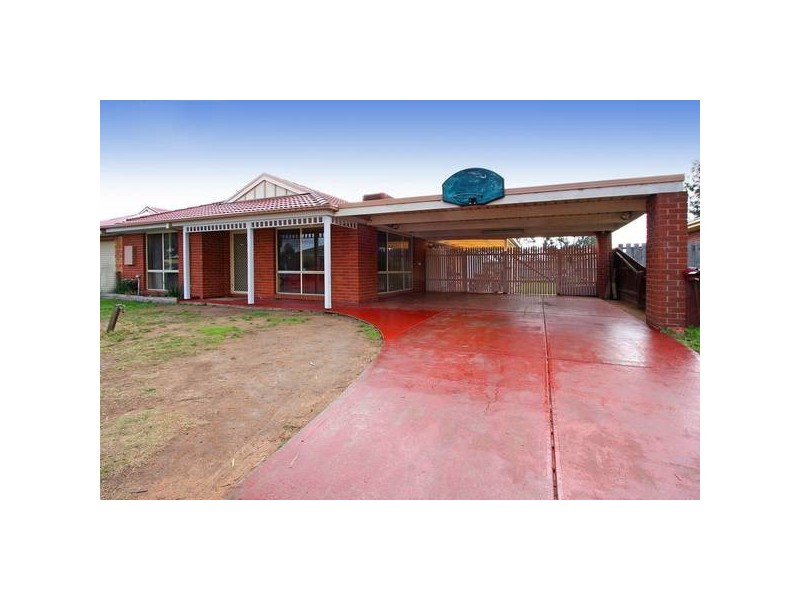 12 Dutton Close, Lynbrook VIC 3975