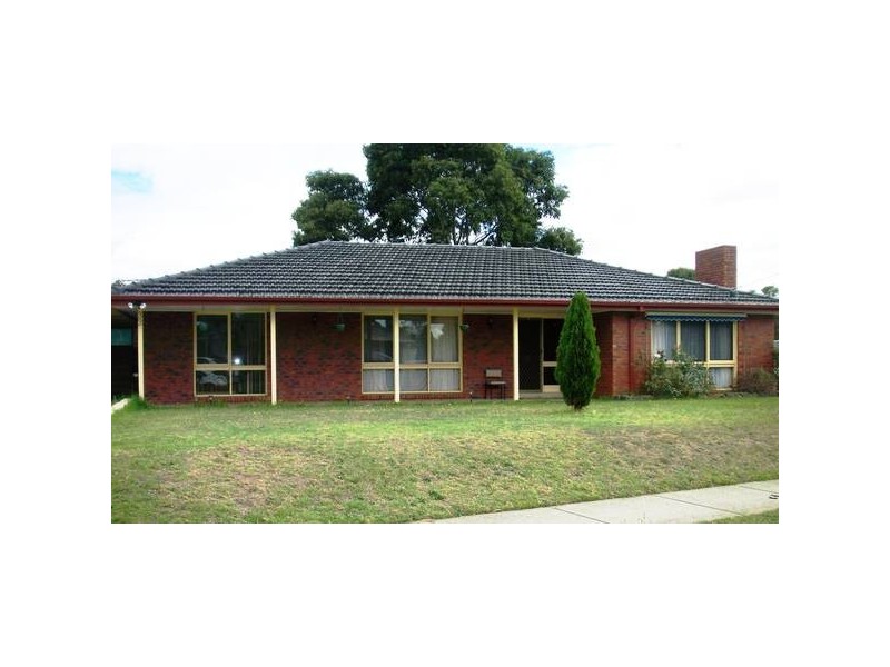 33 Greenvalley Crescent, Hampton Park VIC 3976