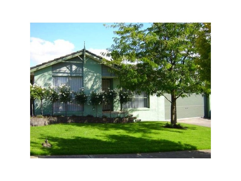 9 Munro Close, Hampton Park VIC 3976