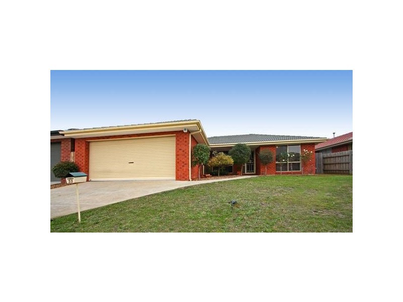 33 Karoonda Way, Hampton Park VIC 3976