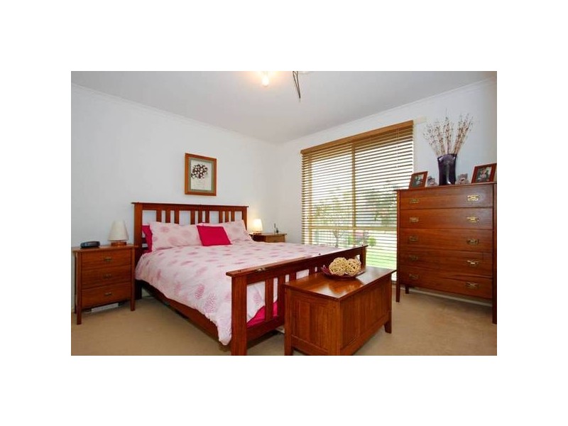 33 Karoonda Way, Hampton Park VIC 3976