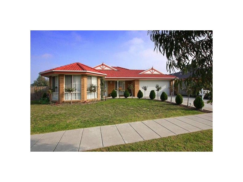 35 Paterson Drive, Lynbrook VIC 3975