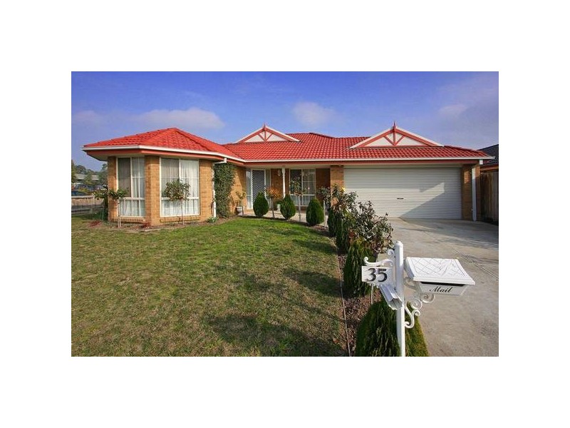 35 Paterson Drive, Lynbrook VIC 3975