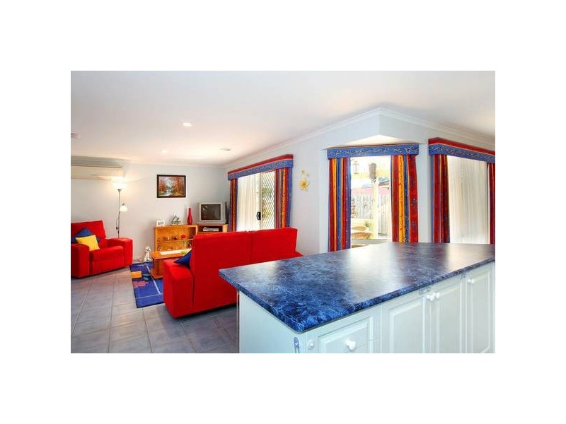 35 Paterson Drive, Lynbrook VIC 3975