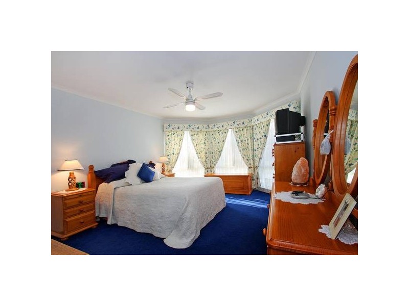 35 Paterson Drive, Lynbrook VIC 3975