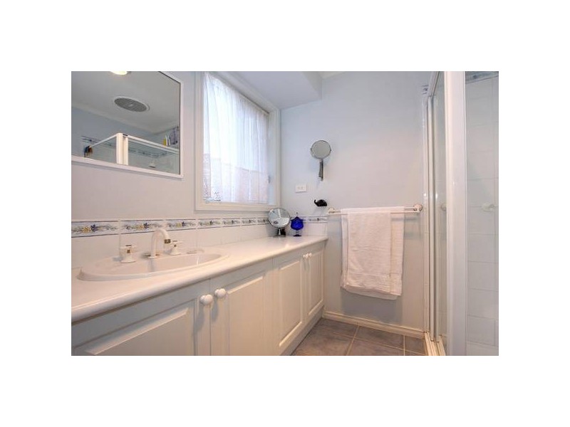 35 Paterson Drive, Lynbrook VIC 3975