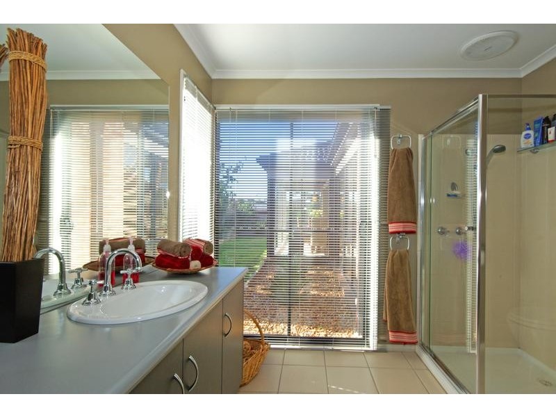 4 Bramble Close, Lyndhurst VIC 3975