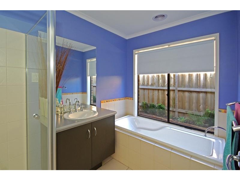 4 Bramble Close, Lyndhurst VIC 3975