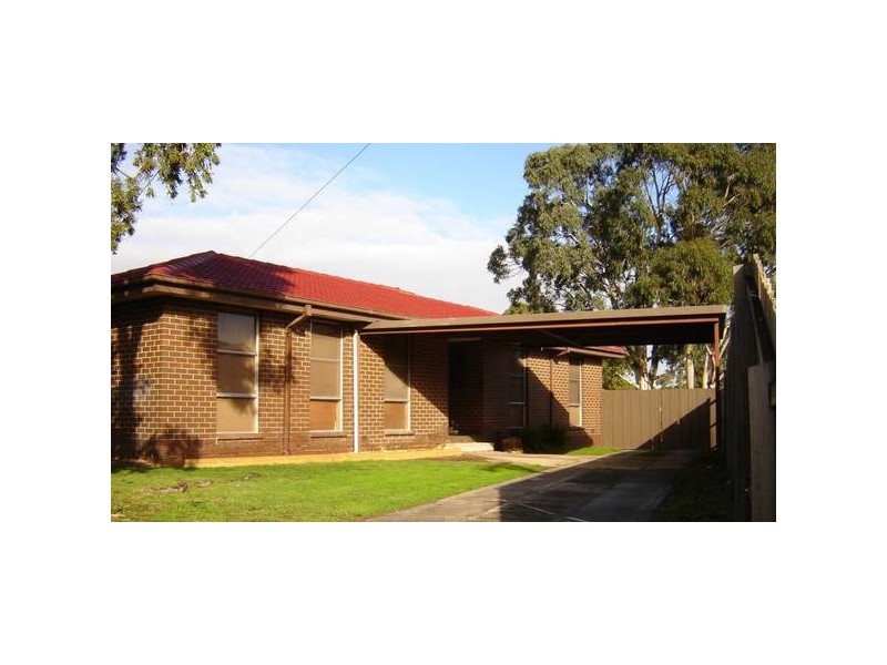 6 Village Drive, Hampton Park VIC 3976