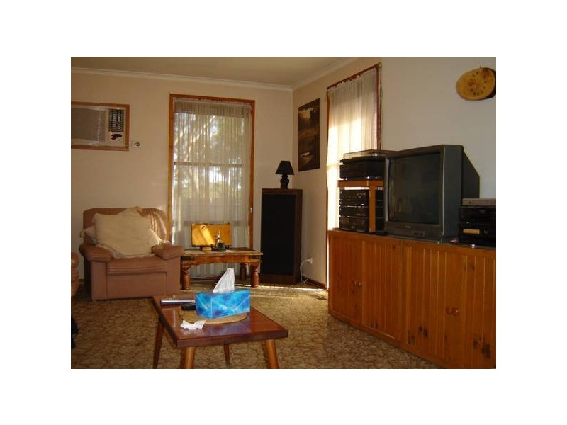 6 Village Drive, Hampton Park VIC 3976