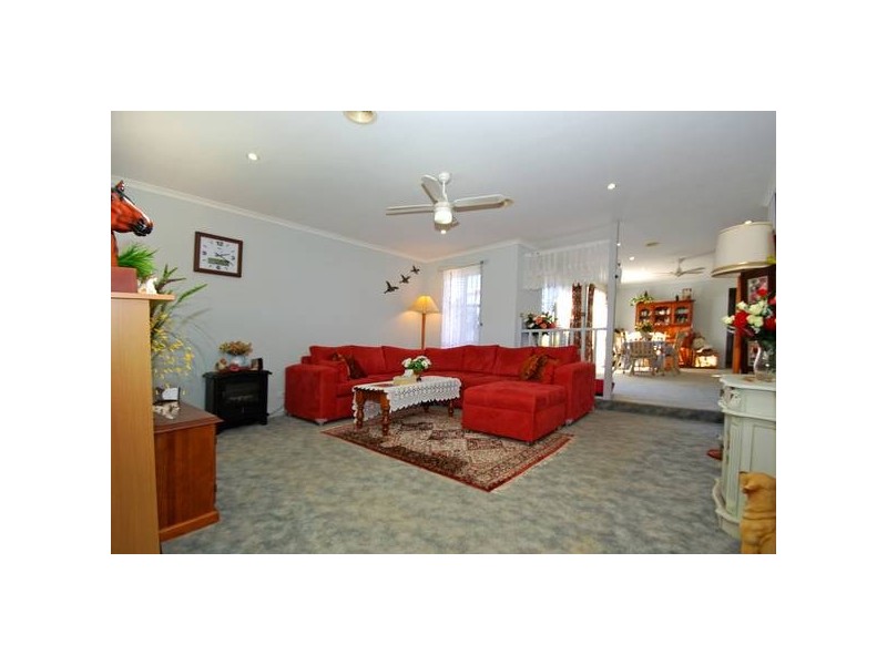 10 Arnica Close, Hampton Park VIC 3976