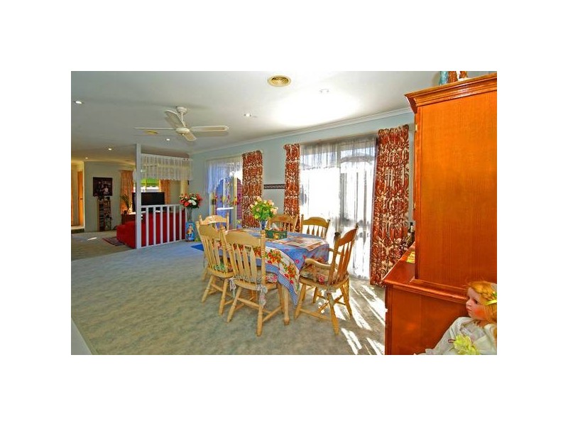 10 Arnica Close, Hampton Park VIC 3976