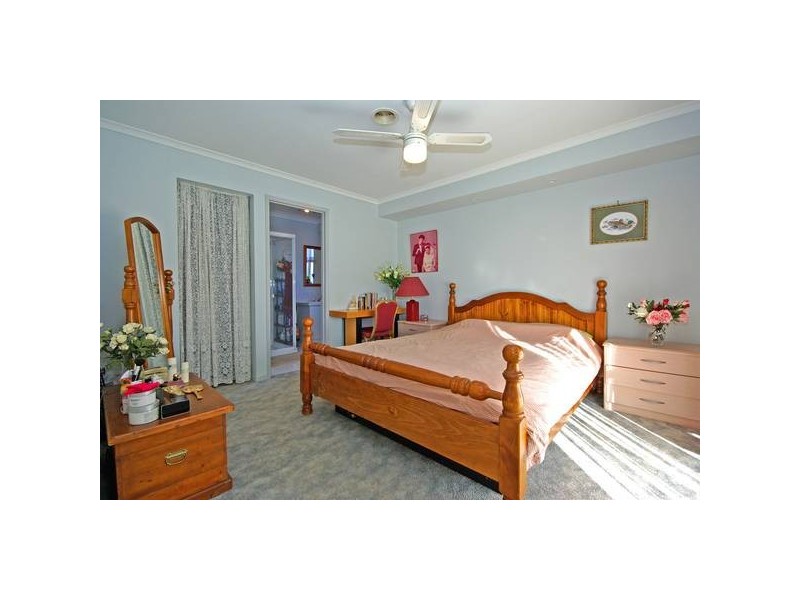 10 Arnica Close, Hampton Park VIC 3976