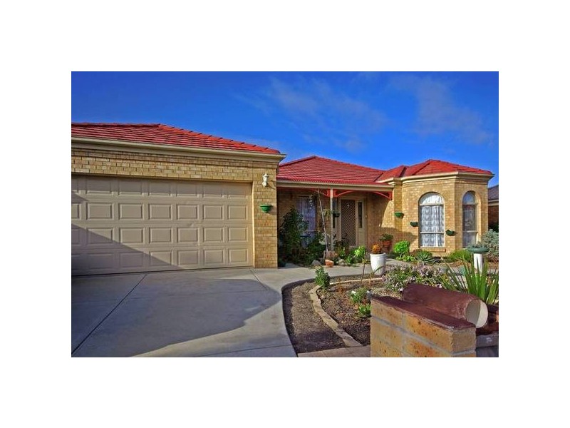 7 Dennis Close, Lynbrook VIC 3975