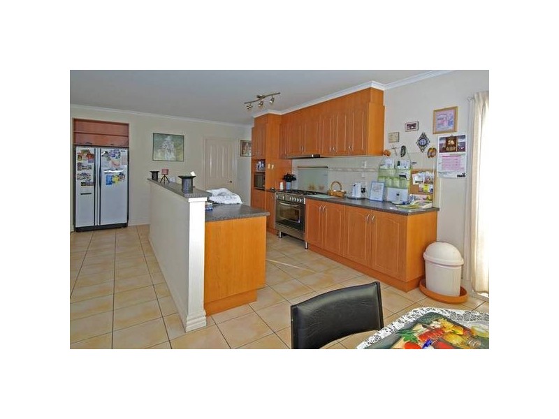 7 Dennis Close, Lynbrook VIC 3975