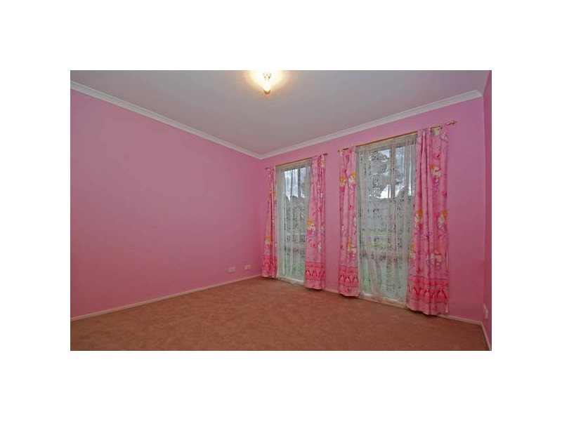 71 Hutchinson Drive, Lynbrook VIC 3975