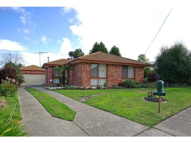3 Strong Drive, Hampton Park VIC 3976