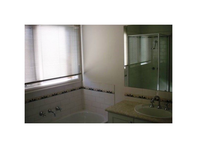 16 Darcy Niland Crescent, Lynbrook VIC 3975