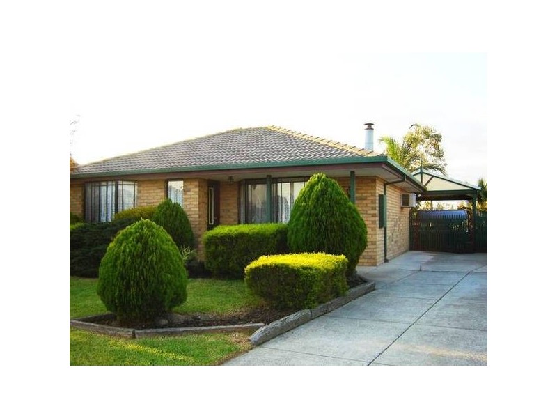 8 Adley Place, Hampton Park VIC 3976