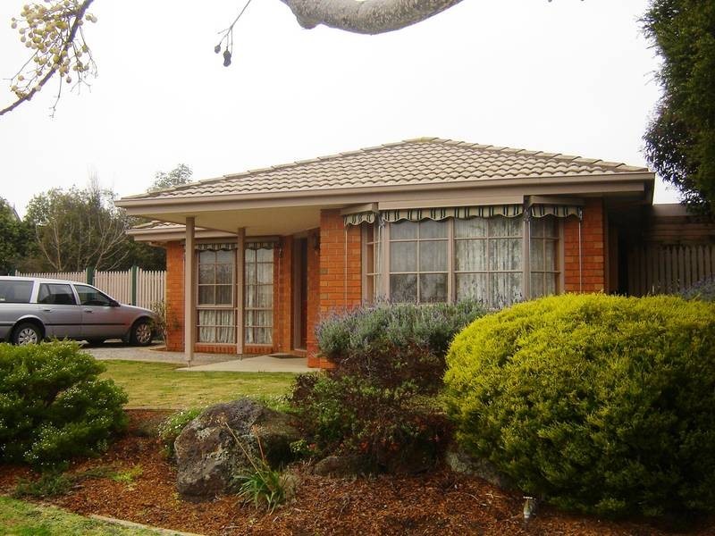 153 Lawless Drive, Cranbourne North VIC 3977