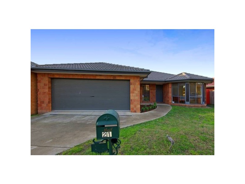 21 Redwood Avenue, Hampton Park VIC 3976
