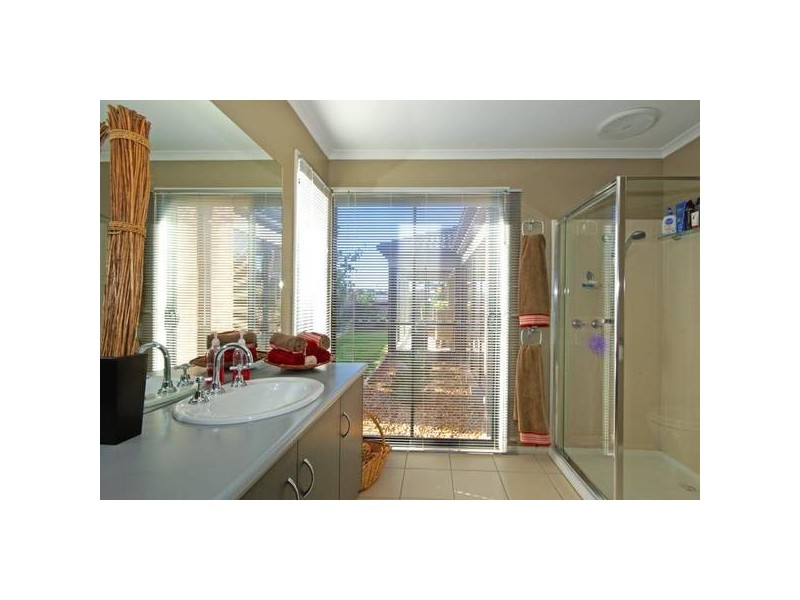 4 Bramble Close, Lyndhurst VIC 3975