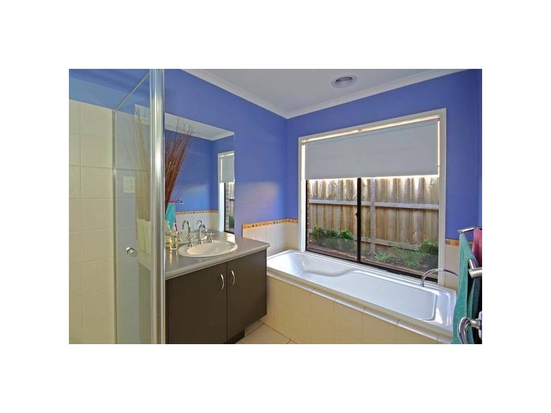 4 Bramble Close, Lyndhurst VIC 3975