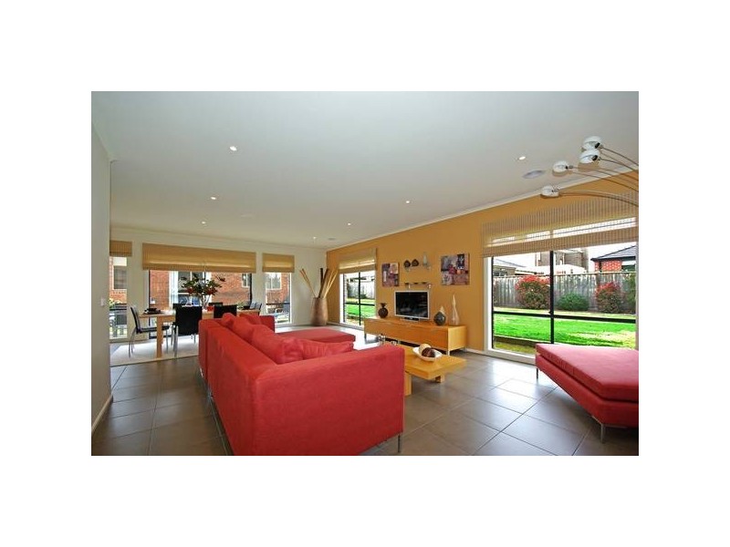 14 Carabeen Way, Lyndhurst VIC 3975